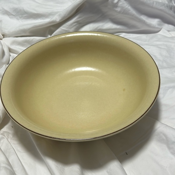 Pfaltzgraff 3 qt 12” serving bowl rare find - Picture 1 of 4